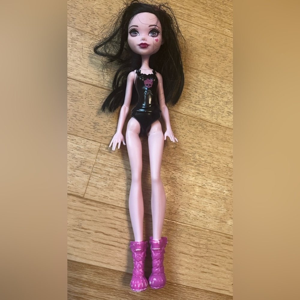 Monster High Draculaura Ghoul Spirit 2015 Mattel 11” Fashion Doll